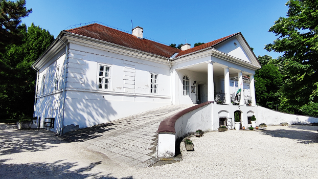 Dabas - Halász Móric-kúria