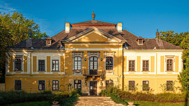 Noszvaj - De la Motte-kastély